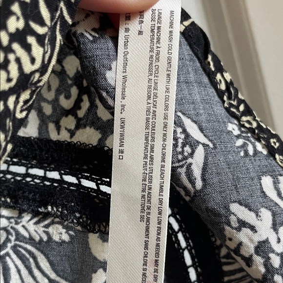 Free People slip dress Forever Fields Black Floral read size intimately free - Picture 12 of 13